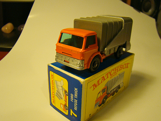 7 Ford Refuse Truck 6.JPG