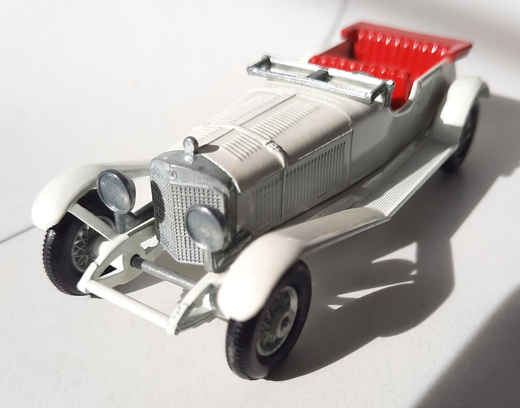 Y-10_1928_Mercedes_36-220_5.jpg