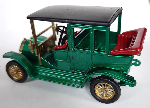 Y-3 1910 Benz Limousune_4.jpg